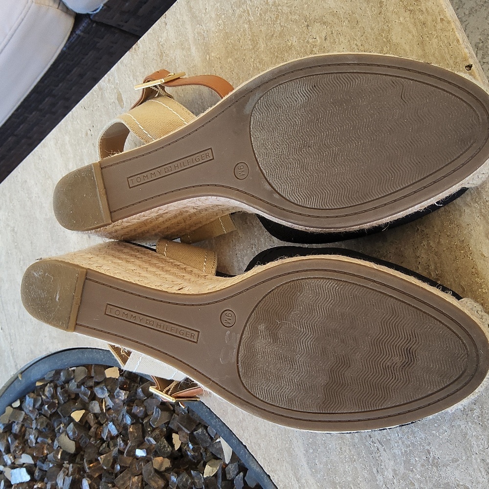 Tommy Hilfiger Black and Tan Espadrille Sandals Size 9 M - Picture 11 of 14